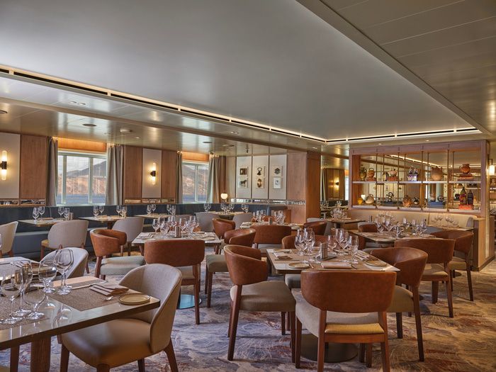 Restaurants, Bars & Cafés on Silver Dawn